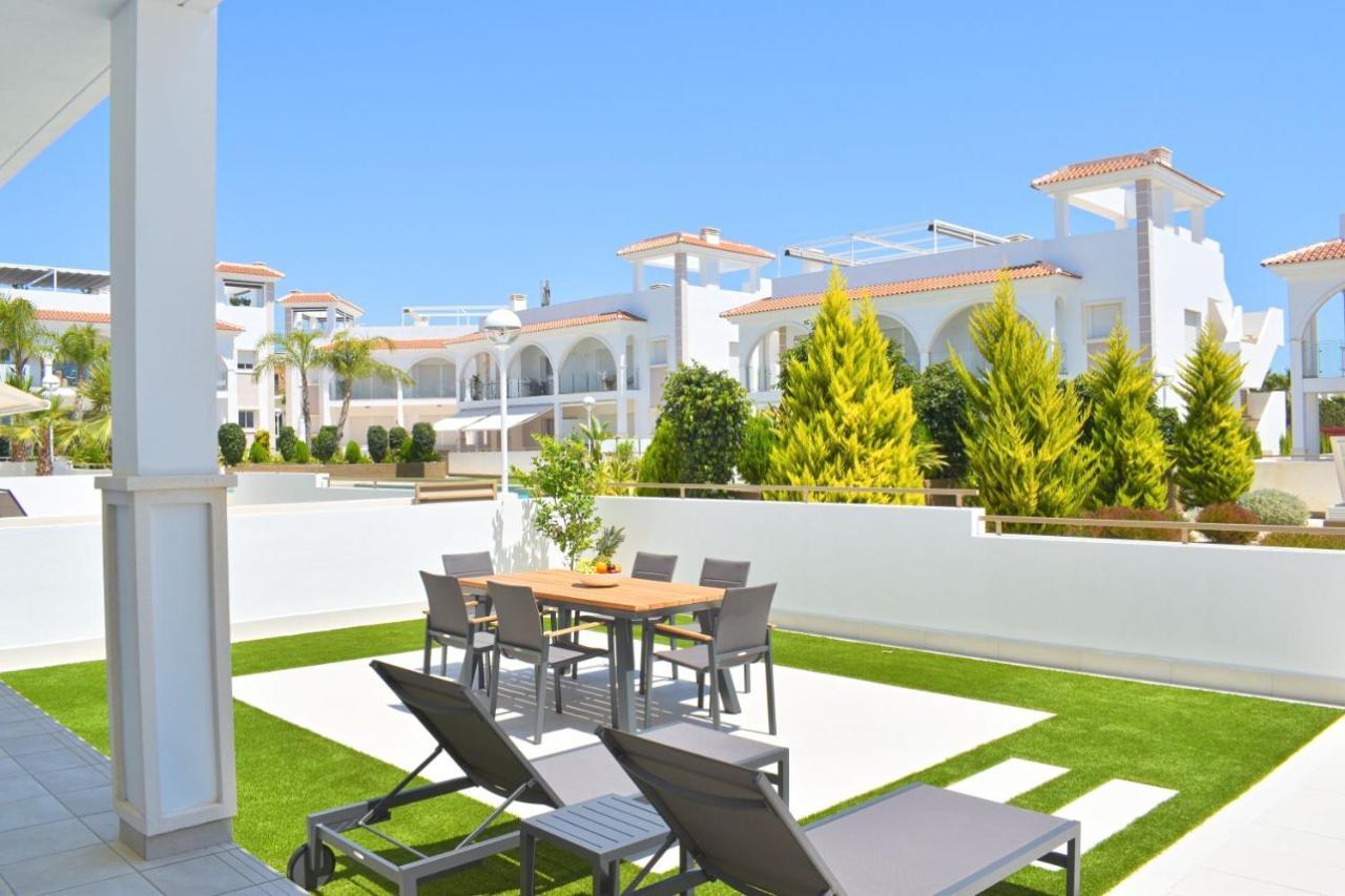New Build Apartment On Beautiful Modern Complex Rojales Exterior photo